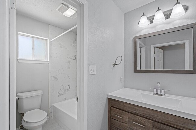 Building Photo - 7117 Church Park Dr