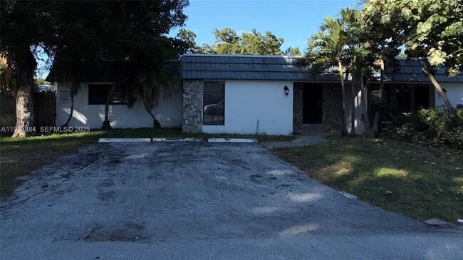 Building Photo - 6625 SW 49th St