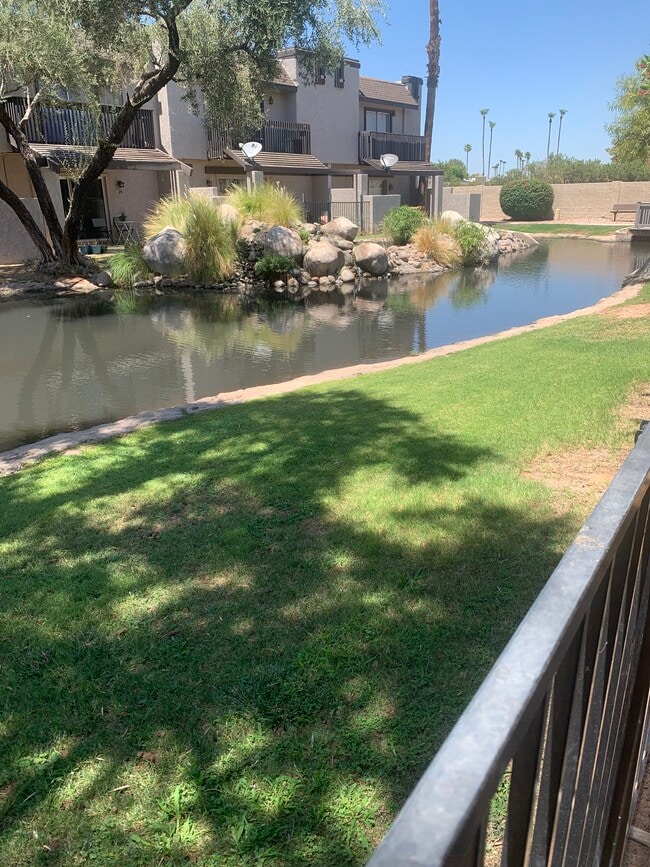 Building Photo - 2312 W Lindner Ave