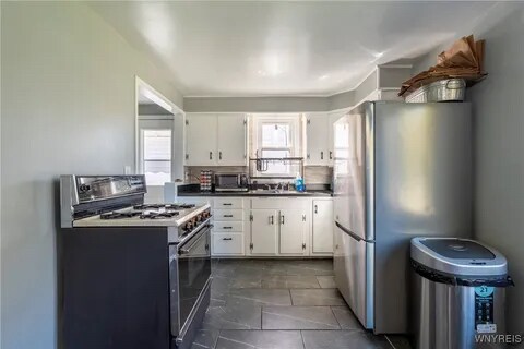 Building Photo - 5645 West Ln