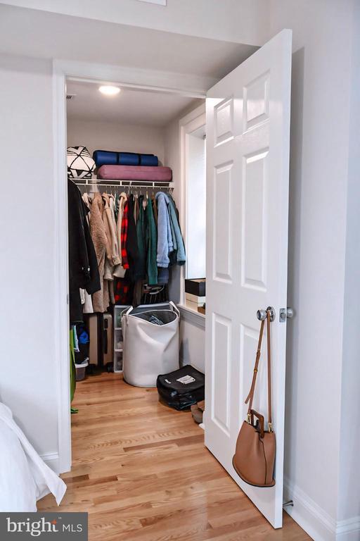 Building Photo - 1734 Bolton St