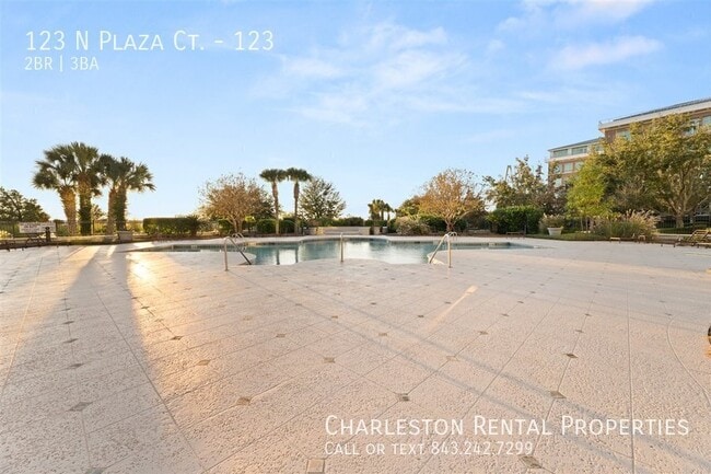 Building Photo - 123 N Plaza Ct