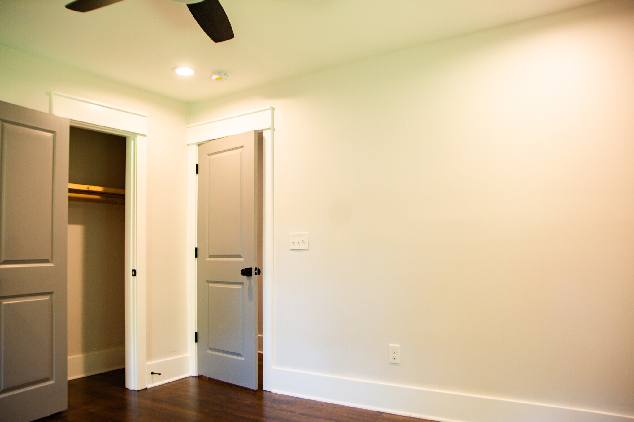 Building Photo - 3056 Cloverhurst Dr
