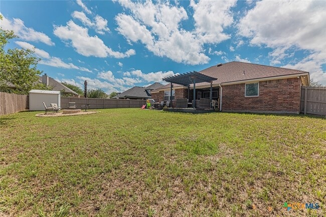 Building Photo - 605 Lantana St