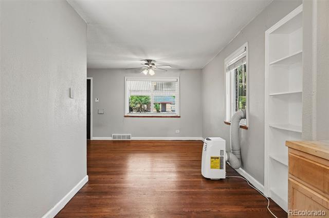 Building Photo - 1054 Leyden St