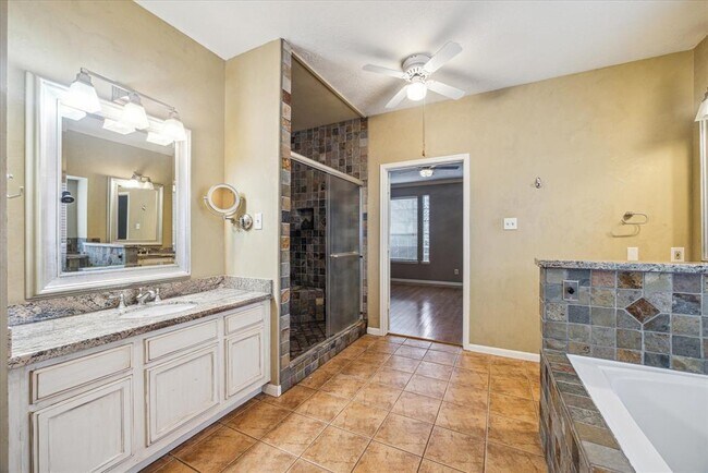 Building Photo - 12714 Orchard Hollow Way