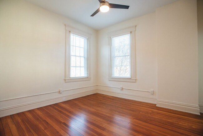 Building Photo - 1211 Porter St