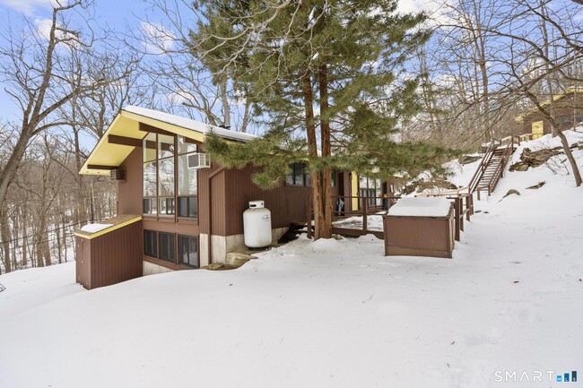 Building Photo - 304 Olmstead Hill Rd