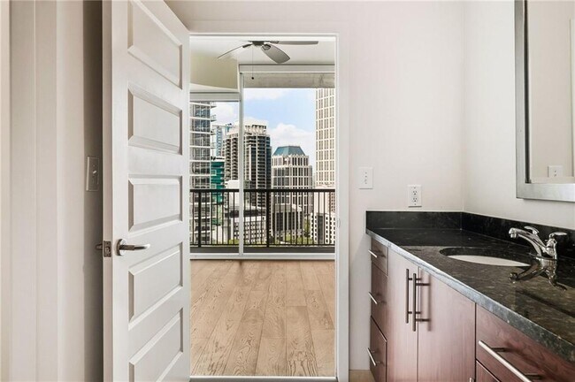 Building Photo - 1080 Peachtree St NE