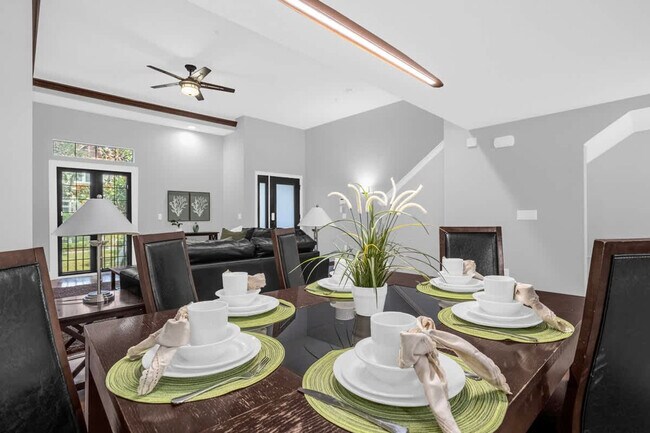 Building Photo - 14545 Damai Ln