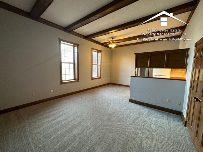 Building Photo - 101 East 10th Street, Apartment 13