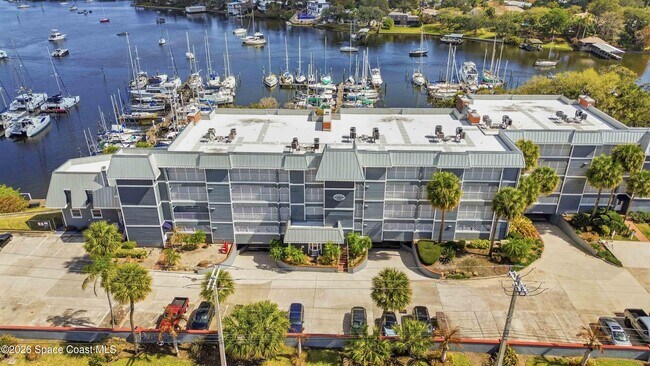 Building Photo - 905 N Harbor City Blvd