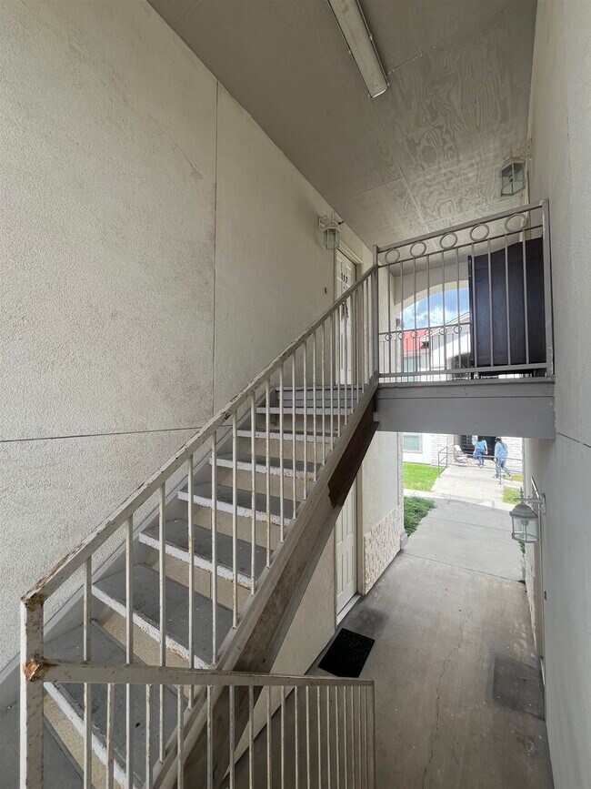 Building Photo - 7615 Laguna Del Mar Ct