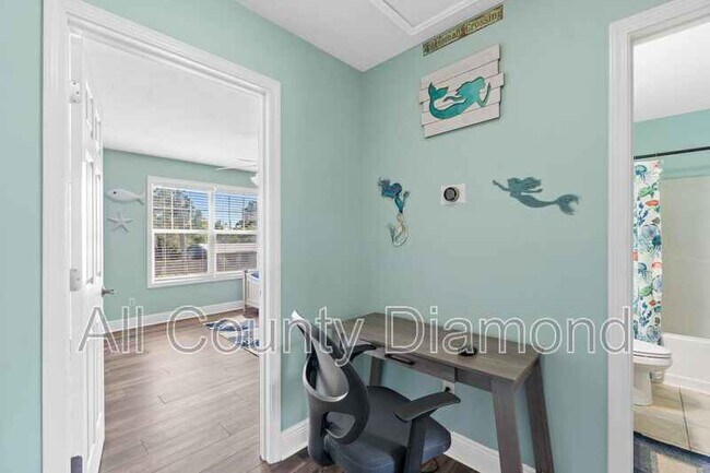 Building Photo - 9004 Polly Ave