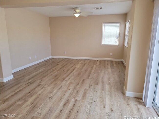 Building Photo - 856 Blushing Rose Pl