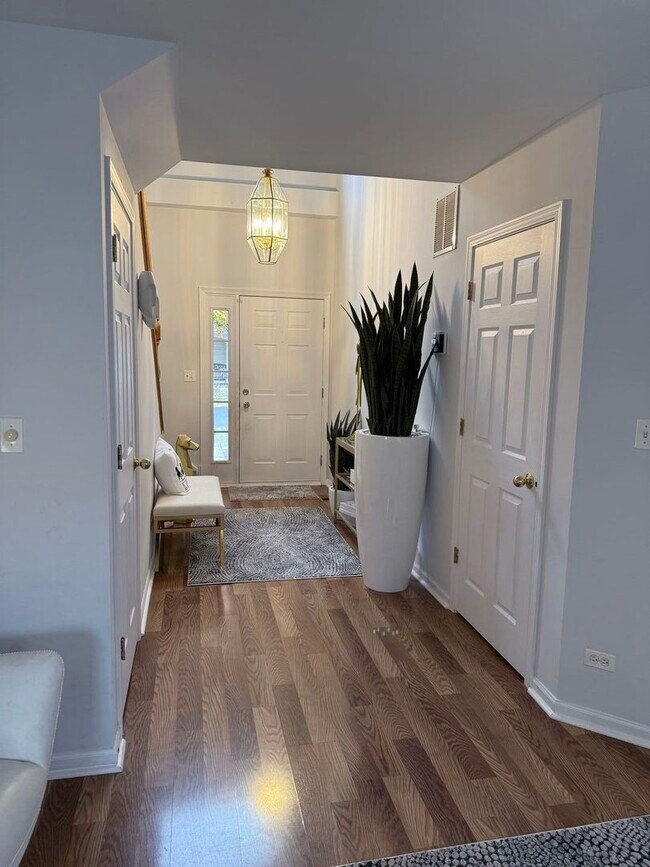 Building Photo - 2727 Borkshire Ln