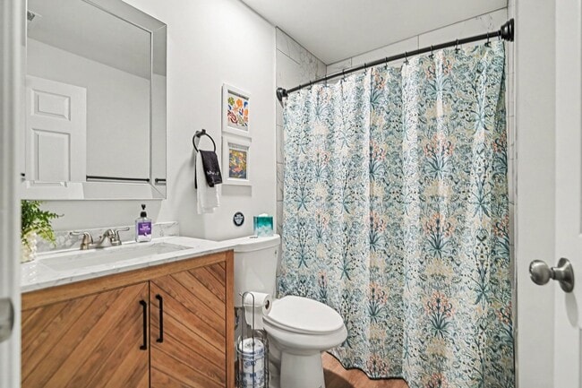Building Photo - 2100 Thimble Creek Dr