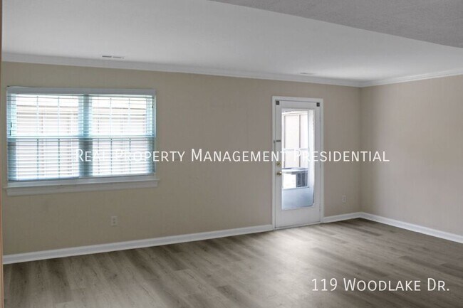 Building Photo - 119 Woodlake Dr