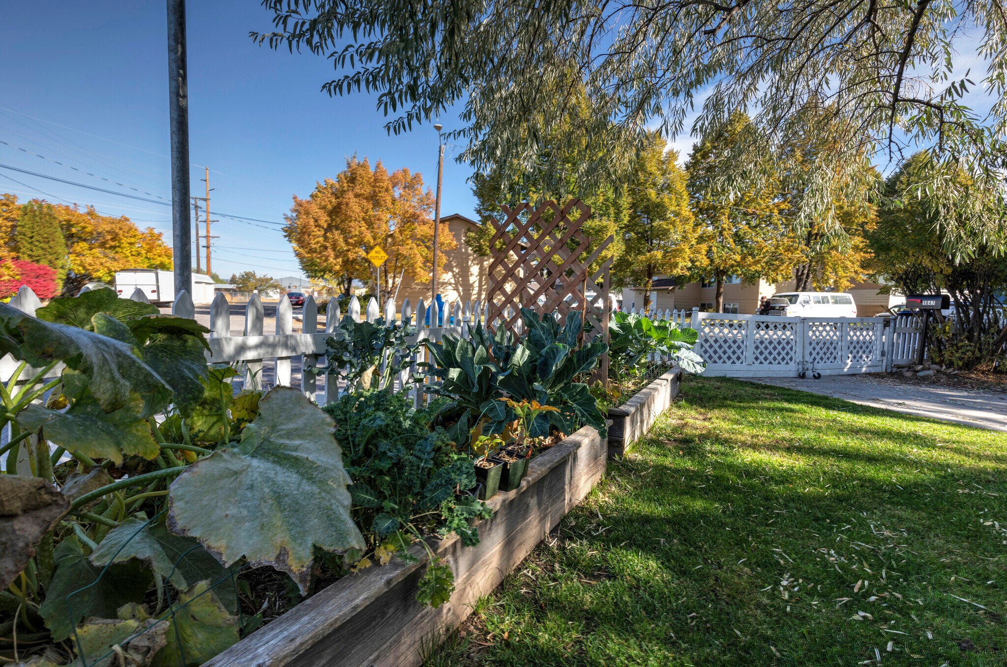 Building Photo - 1847 W Sussex Ave