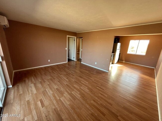 Building Photo - 1955 E 8th St