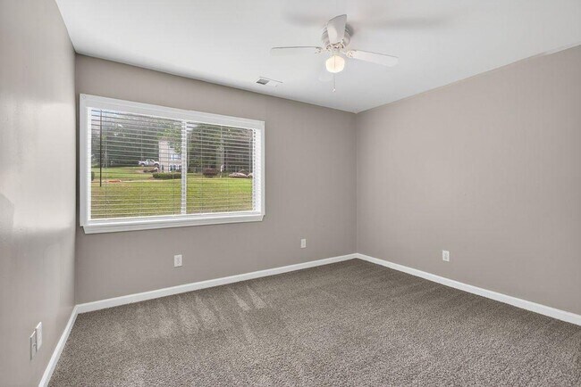 Building Photo - 3575 Oakvale Rd