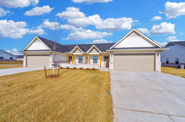 Building Photo - *Beautiful New Duplexes in Goddard School ...