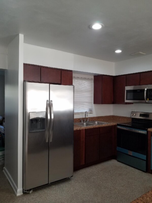 Building Photo - 1420 S Betty Ln