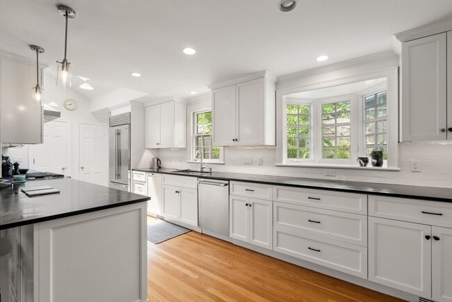 Building Photo - 205 Brattle St