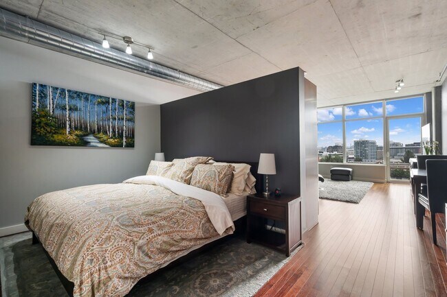 Building Photo - Civic Condominiums - FURNISHED 8th floor s...