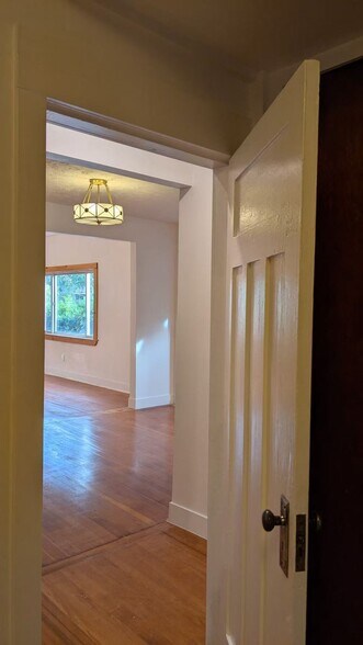 Building Photo - 322 Avenue A