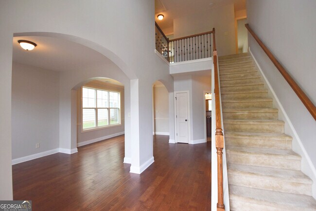 Building Photo - 606 Blackburn Ln
