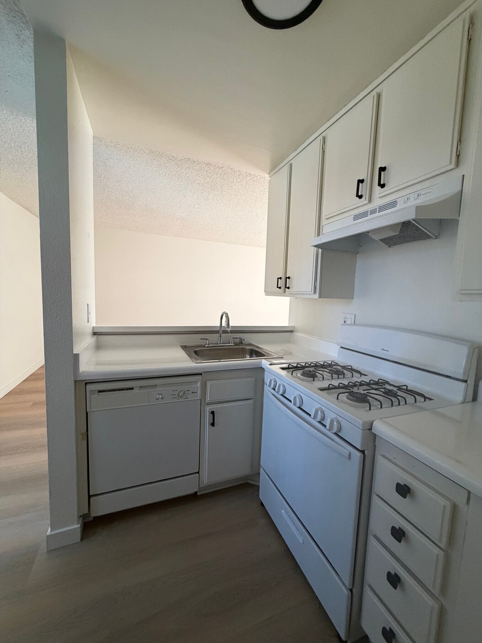 Building Photo - 8539 De Soto Ave