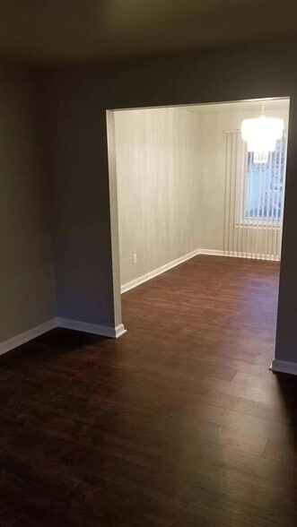 Building Photo - 1628 Sheffield Dr