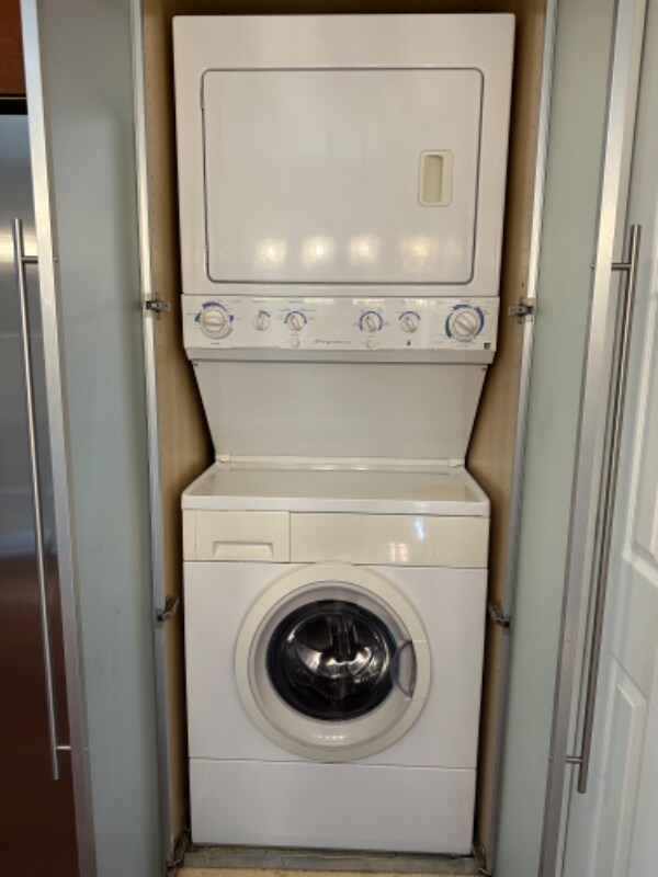 Building Photo - 2528 Noble Rd