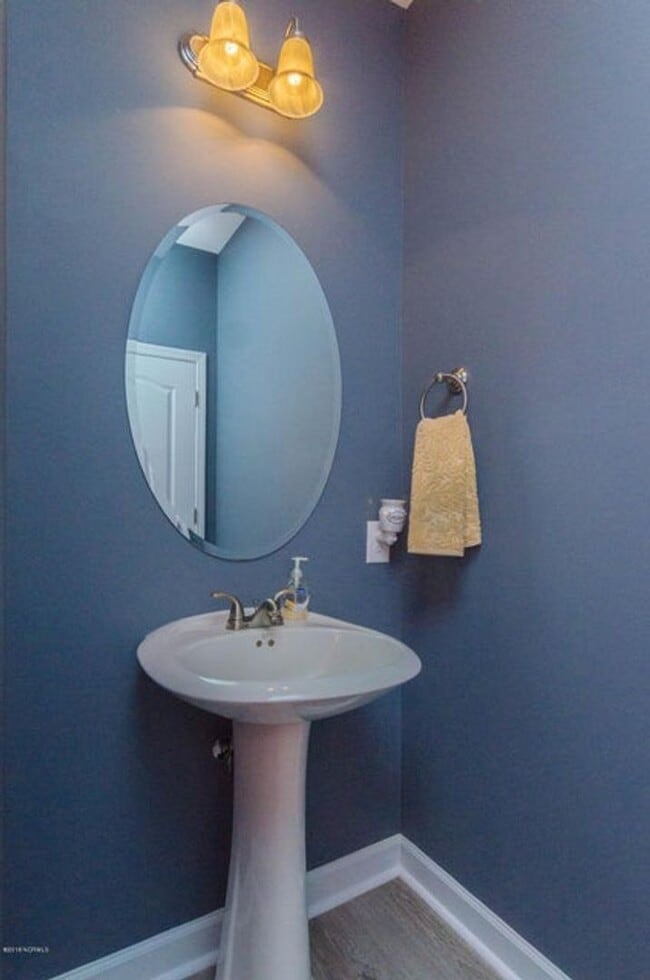 Building Photo - 219 Peggy's Trce