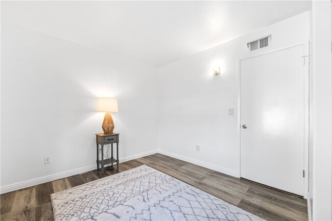 Building Photo - 6682 Alexandria Dr