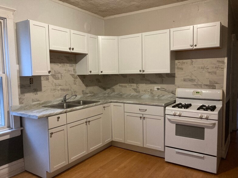 Building Photo - 1219 S 61st Ct