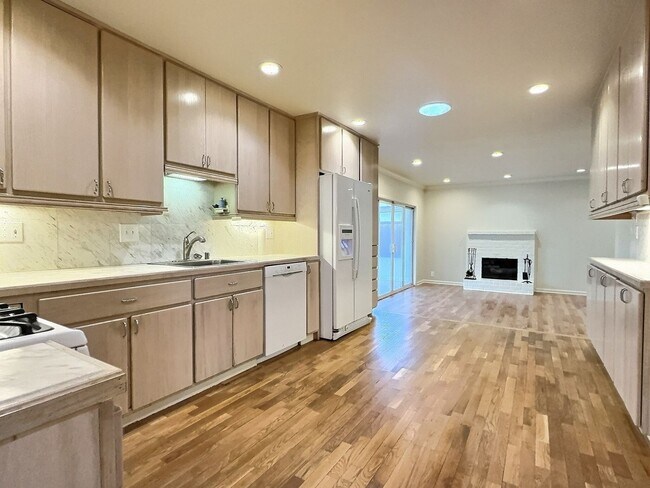 Building Photo - 3BD/2BA - Charming Home in Sunnyvale with Spacious Backyard