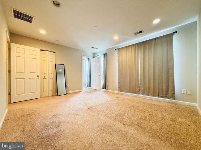 Building Photo - 47 Peppermint Dr