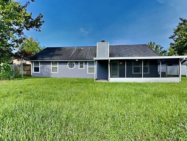 Building Photo - Orange Park