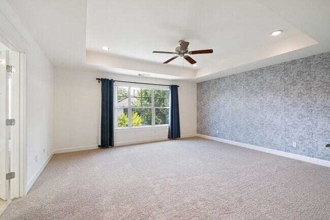 Building Photo - Beloved 3 Bedroom, 2.5 Bath Home in Brentwood