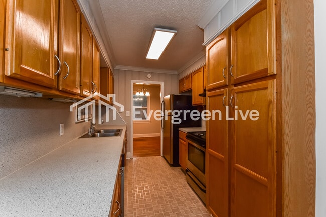 Building Photo - 568 Rainbow Cir