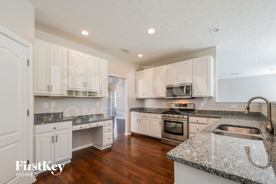 Building Photo - 10871 Monarch Springs Ct