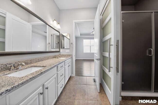 Building Photo - Luxury 3-Bedroom Legacy Ridge Living with Mountain Views