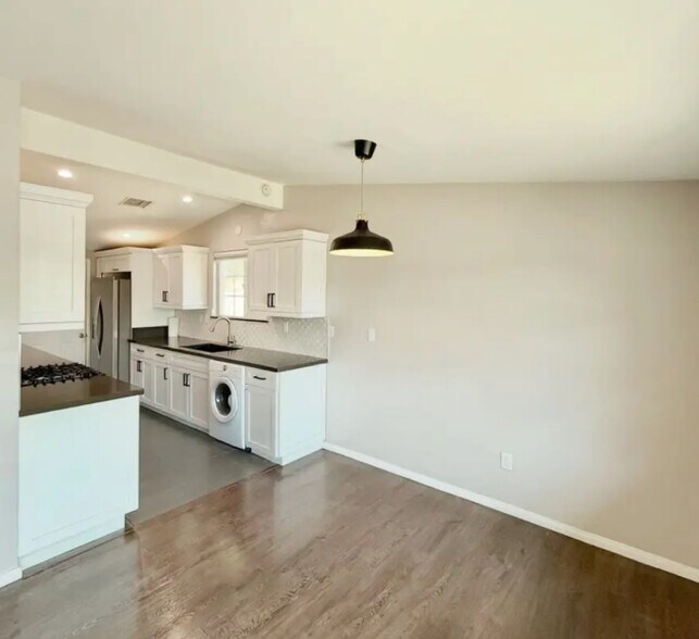 Building Photo - 11714 Sproule Ave