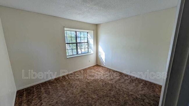 Building Photo - 814 Lesa St