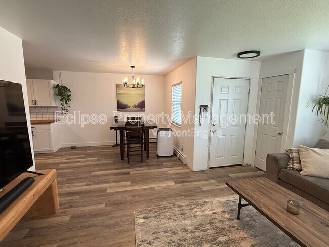 Building Photo - 464 Tara Dr