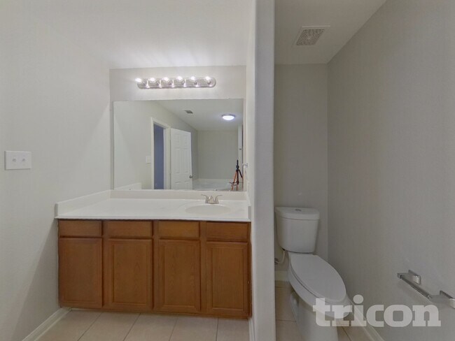 Building Photo - 102 Saddlebag Ct