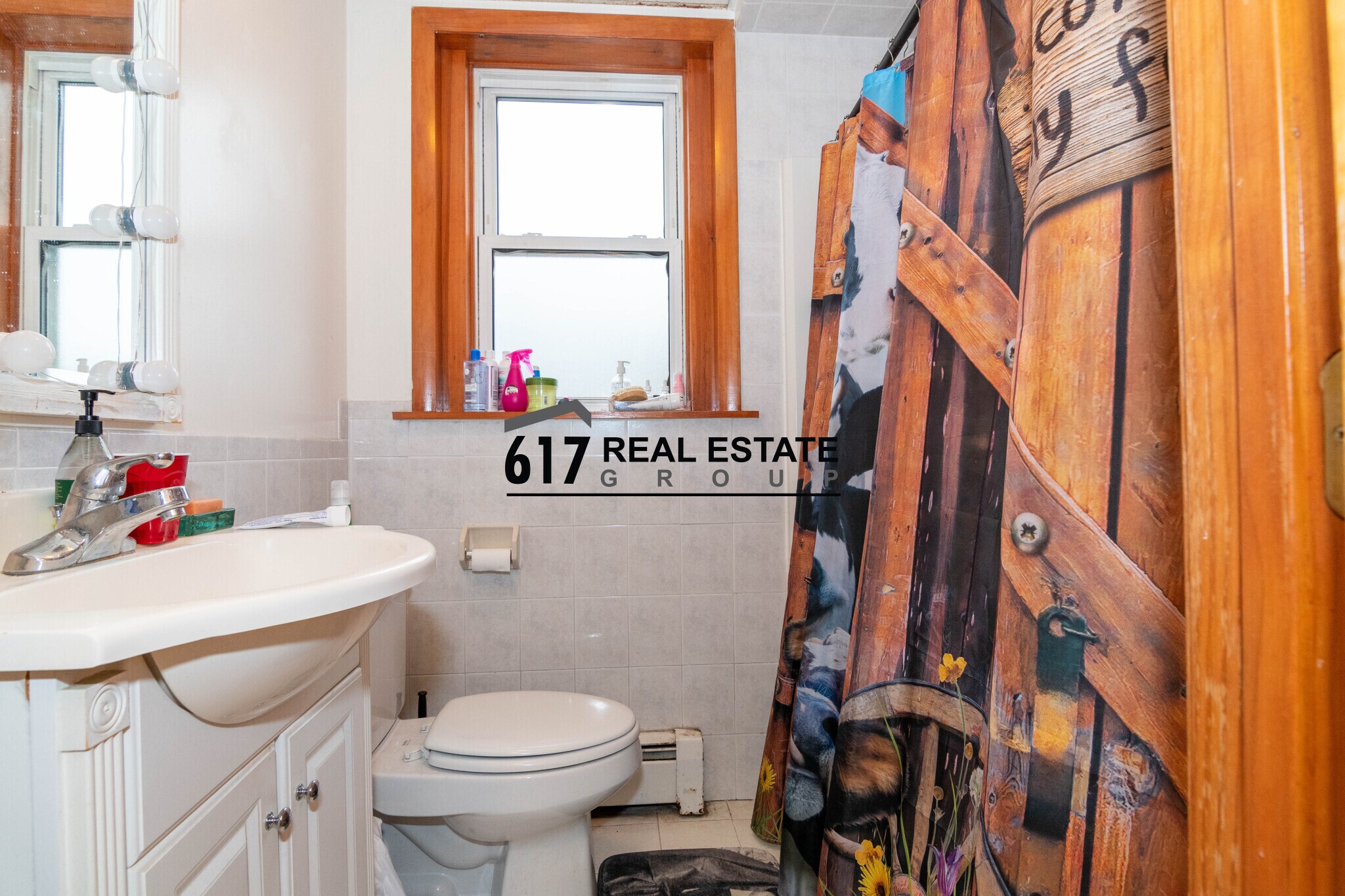 Building Photo - 157 Thorndike St