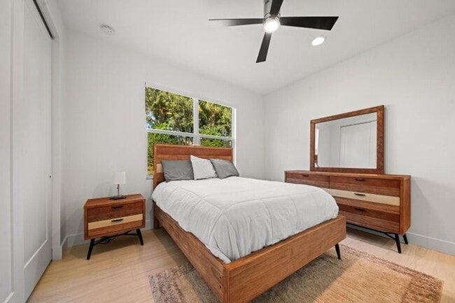 Building Photo - 9841 Salty Bay Dr